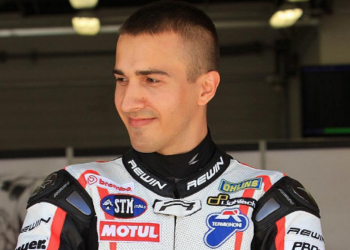 У «золотой молодежи» на Гелендвагене появился последователь на мотоцикле