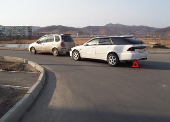 Знак "Шипы" и любители "въехать в зад"