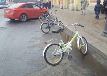 В Петербурге появился новый способ бронирования места на парковке — велосипед