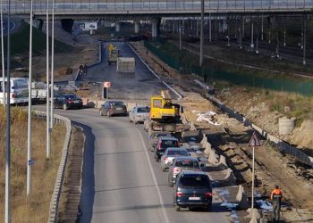 Любителей кататься по обочинам на КАД ждет штраф в 1500 рублей