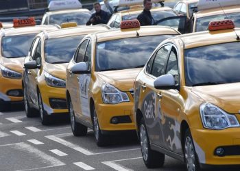 Водители притворяются таксистами, чтобы нарушать правила