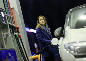 Как в регионах РФ реагируют на подорожание бензина