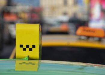 Строгий контроль: агрегаторов такси просят «дисциплинарно блокировать»