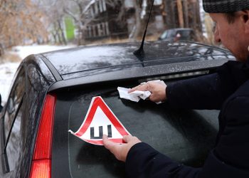 Наклейкой меньше: МВД внесло в правительство предложение отменить знак «Шипы»