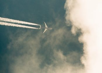 Смольный снова решает, что отправить в аэропорт: трамвай, аэроэкспресс или метро