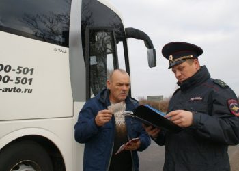 Автоэксперт объяснил, почему водителям не надо паниковать из-за документов нового образца