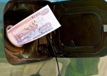 Россияне могут получить возможность вернуть деньги за недолив бензина на АЗС. «Нужно лишь, чтобы депутаты Госдумы приняли решение..»