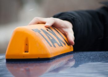 В Петербурге проходит рейд против нелегальных такси