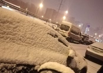 «На троечку справились»: эксперты высказались об уборке первого снега в Петербурге