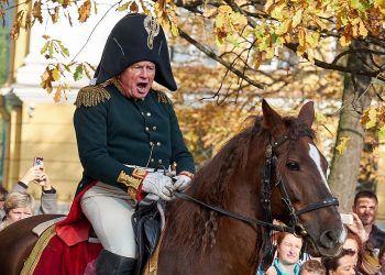 «Хочет обратно в Петербург»: соседом доцента Соколова в «Бутырке» стал извращенец, надругавшийся над школьницей