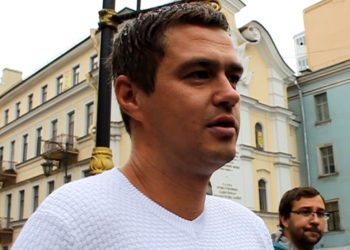 Автоэксперт объяснил, почему у наркоманов на руках остаются водительские права