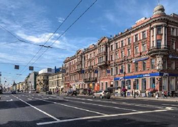 Эксперт высказался против идеи ограничения скорости на Невском до 40 км/ч