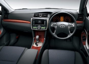 По правому рулю нанесен мощный удар