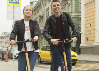 Пешеходов защитят от гонщиков на самокатах и моноколесах