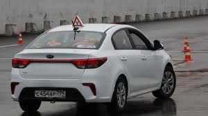 «Очень сомнительная»: общественник об инициативе пустить подростков за руль