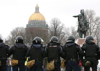 Эксперт сравнил наказание за несанкционированные акции на Западе и в России