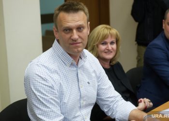 Правозащитник объяснил, почему Навальному изменили срок