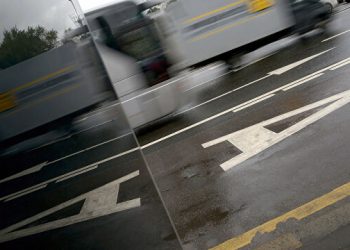 Депутаты ЛДПР предложили отменить штрафы за проезд по выделенке ночью