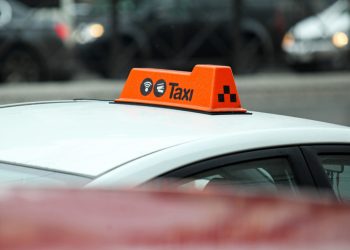 Александр Холодов: таксистов должны осматривать медики, а машины — механики, иначе водители будут чувствовать безнаказанность