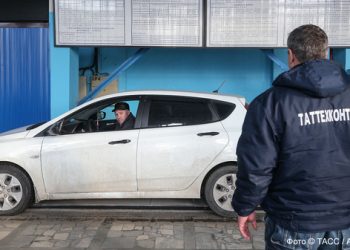 Тормозной путь: реформу техосмотра отложили до октября, но на водителях уже наживаются