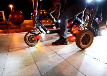 Драки, стрельба, ДТП: страдают и любители самокатов, и окружающие