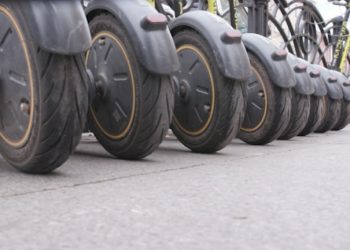 Эксперт убежден, что ограничение скорости самокатов следует внести в ПДД