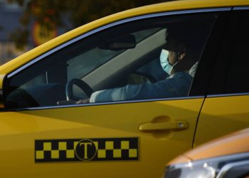 Водителей просят подышать в монитор