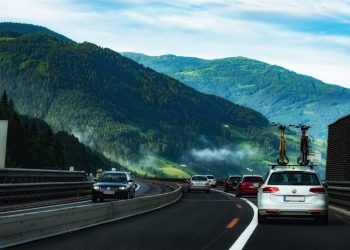 «Хватит мучить автомобилистов». Общественники призвали отменить транспортный налог