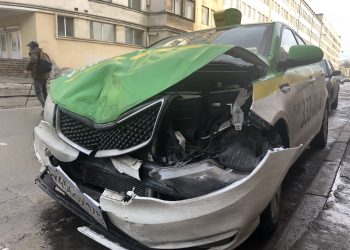 Автоэксперт назвал причину, по которой число ДТП с участием такси продолжает расти