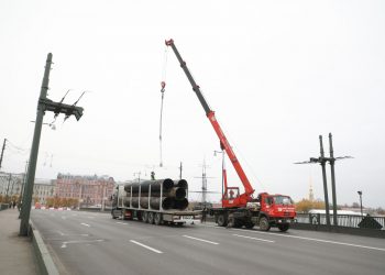 Объездные маршруты не спасут петербуржцев от пробок во время ремонта Биржевого моста