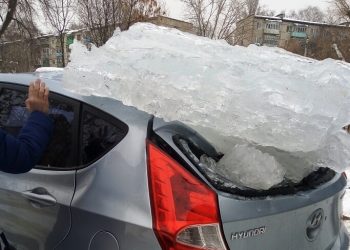 Сосульки и ямы: эксперты предлагают включить в ОСАГО новые риски