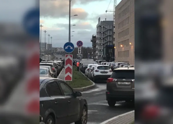 Автоэксперт Холодов показал фото классической «дорожной ловушки», которая чревата эвакуацией машины