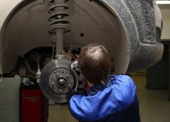 Законопроект о проверке исправности машин на дорогах попросили заморозить