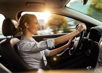 Эксперты считают, что женщины-водители аккуратнее мужчин