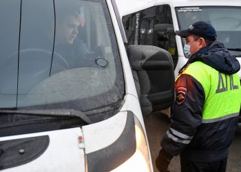 В Петербурге продолжают активно бороться с нелегальными перевозчиками