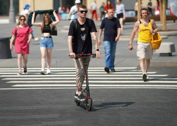 Народные ПДД: самокаты — на дороги, обочечников — к ответу, тюнинг — в закон