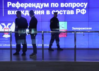 Иностранные наблюдатели высоко оценили прозрачность голосования на референдумах