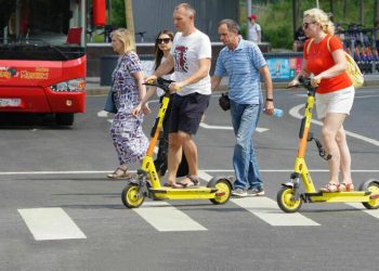 Правительство утвердило правила движения для электросамокатов