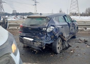 Автоэксперт Холодов оценил шансы взыскать ущерб с коммунальщиков за ДТП на скользкой дороге