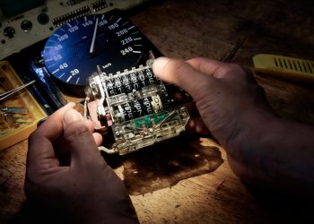 За скрученный пробег предложили лишать свободы и штрафовать. Подробности