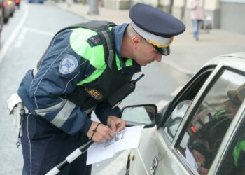СОТРУДНИКИ ГИБДД НАЧНУТ ШТРАФОВАТЬ ЖИТЕЛЕЙ РОССИИ ЗА НЕПРАВИЛЬНЫЕ ШИНЫ И ПРОБЛЕМЫ С ABS