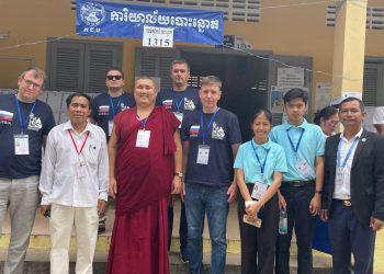 Йонтен-гелюнг работает в составе международной наблюдательской миссии в Камбодже