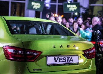 В ОП РФ усомнились в желании чиновников ездить на Lada Vesta